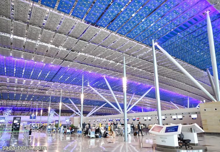 مطار الملك عبدالعزيز يدعو للتأكد من مستجدات مواعيد الرحلات بسبب الحالة المطرية