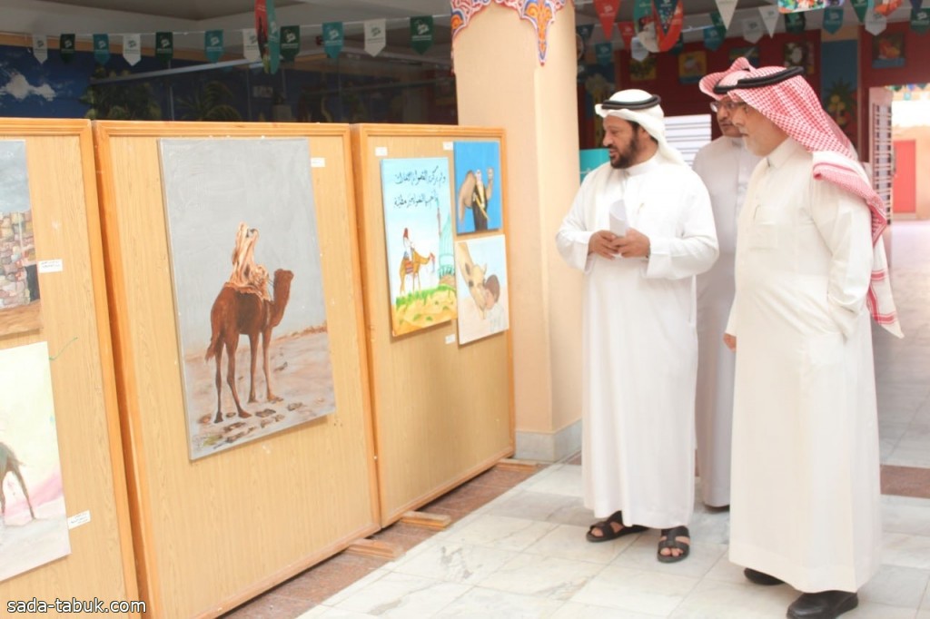 مدير تعليم تبوك يفتتح معرض مسابقة الرسم والتصوير التشكيلي في مدرسة السعودية