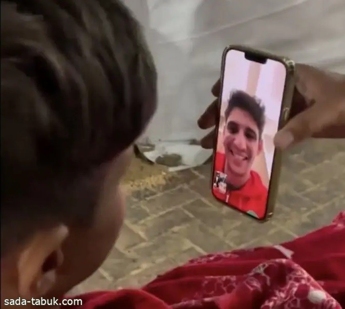 بالفيديو .. حارس الهلال ياسين بونو يحقق أمنية طفل فلسطيني بُترت قدمه