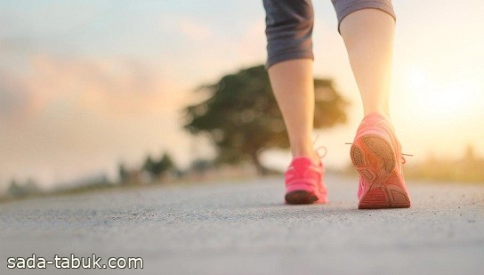 دراسة بريطانية : سرعة المشي تُقلل خطر الإصابة بـ "مرض خطير"