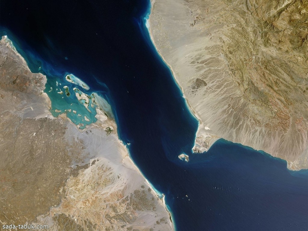 البحرية البريطانية : تقارير عن تحليق مسيّرات من اتجاه اليمن وانفجار قرب مضيق باب المندب