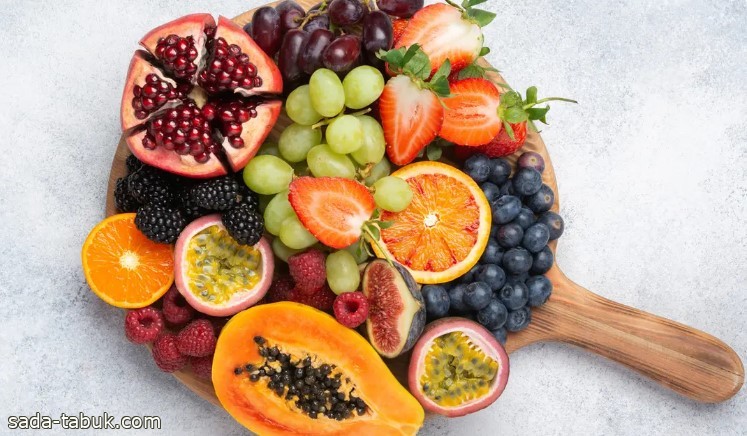 منها زيادة الوزن.. مخاطر حمية الفاكهة قد تتخطى فوائدها
