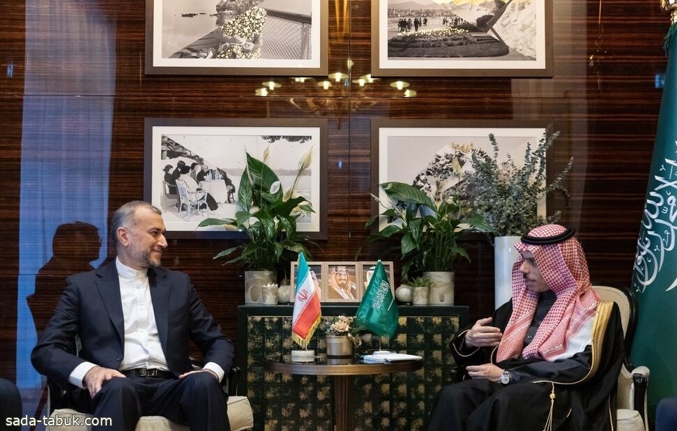 الأمير فيصل بن فرحان يبحث مع نظيره الإيراني تطورات الأوضاع في قطاع غزة ومحيطها