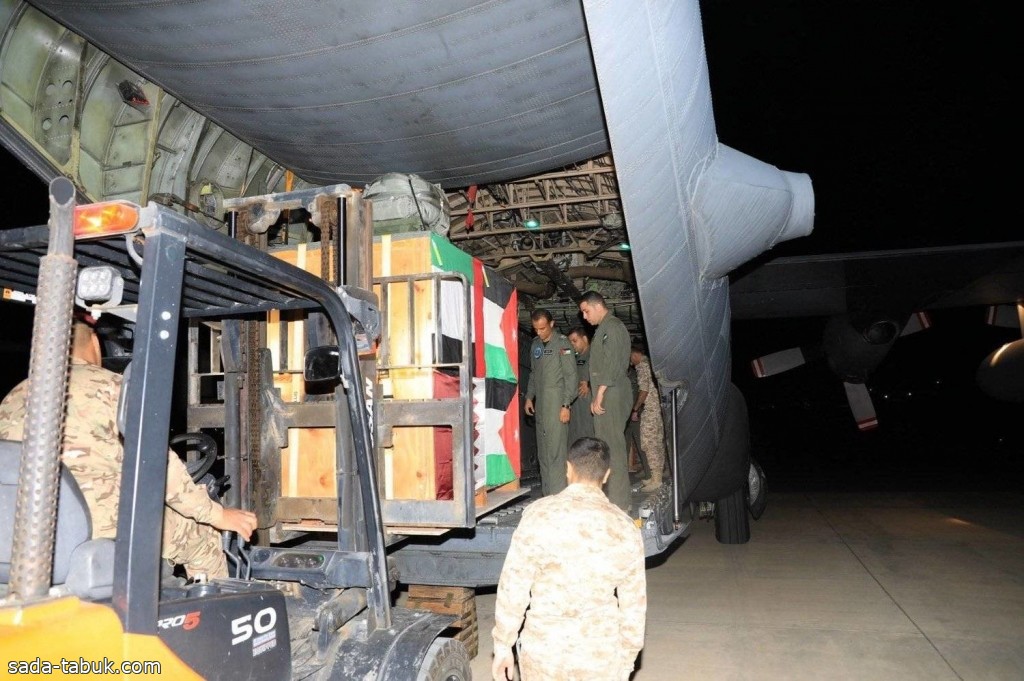 الجيش الأردني يجري إنزالاً جوياً لمساعدات إغاثية للمستشفى الميداني في شمال غزة