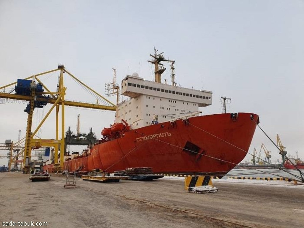 روسيا : إخماد حريق نشب في سفينة شحن تعمل بالطاقة النووية