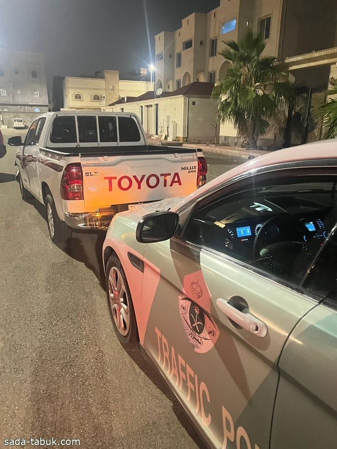 المرور: ضبط قائد مركبة ظهر في محتوى مرئي يرتكب مخالفة القيادة بالمدينة المنورة