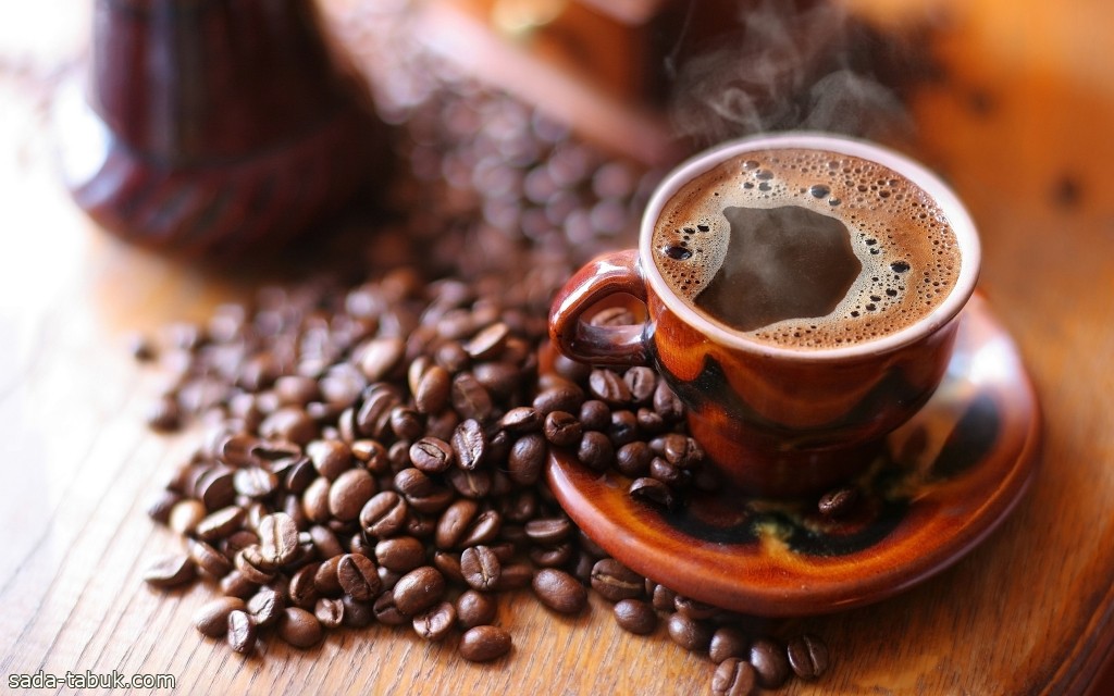 استشاري يحذر : على مدمني القهوة بضرورة تقليل كمية أكواب القهوة قبل رمضان