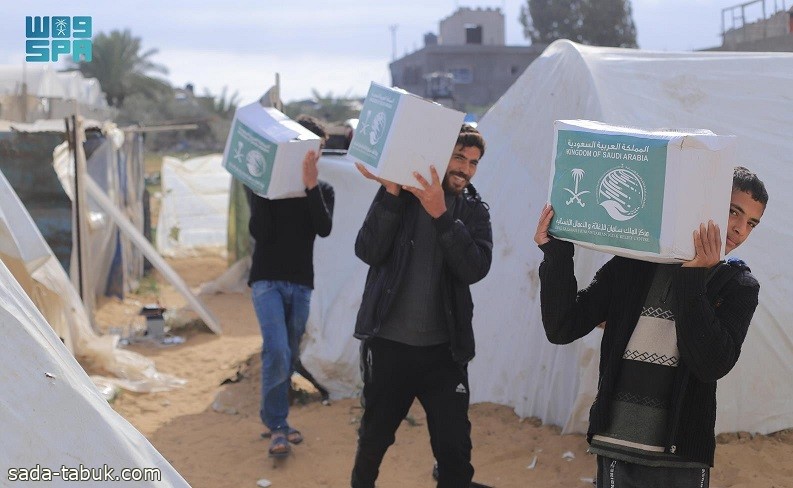 سلمان للإغاثة يواصل توزيع السلال غذائية للنازحين في مدينة خان يونس جنوب قطاع غزة