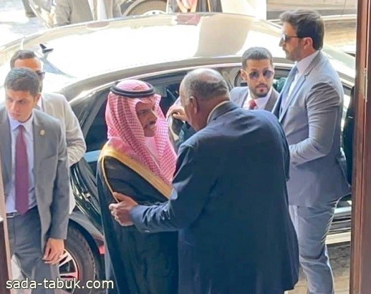 وزير الخارجية يصل القاهرة لترؤس اجتماع لجنة المتابعة والتشاور السياسي بين المملكة ومصر