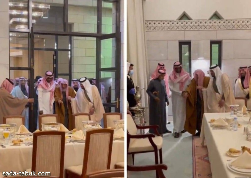 شاهد| ردة فعل نائب أمير منطقة الرياض تجاه مفتي المملكة أثناء تواجده في إحدى المناسبات