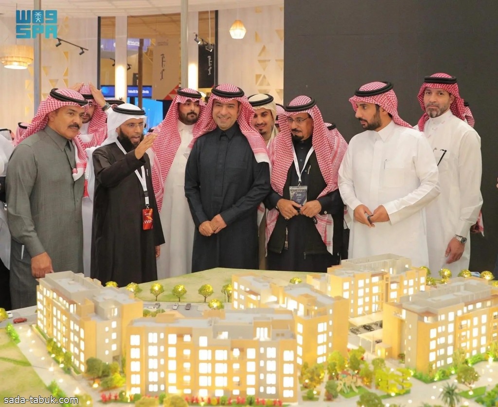 وزير الشؤون البلدية والقروية والإسكان يفتتح معرض "ريستاتكس الرياض العقاري 2024"