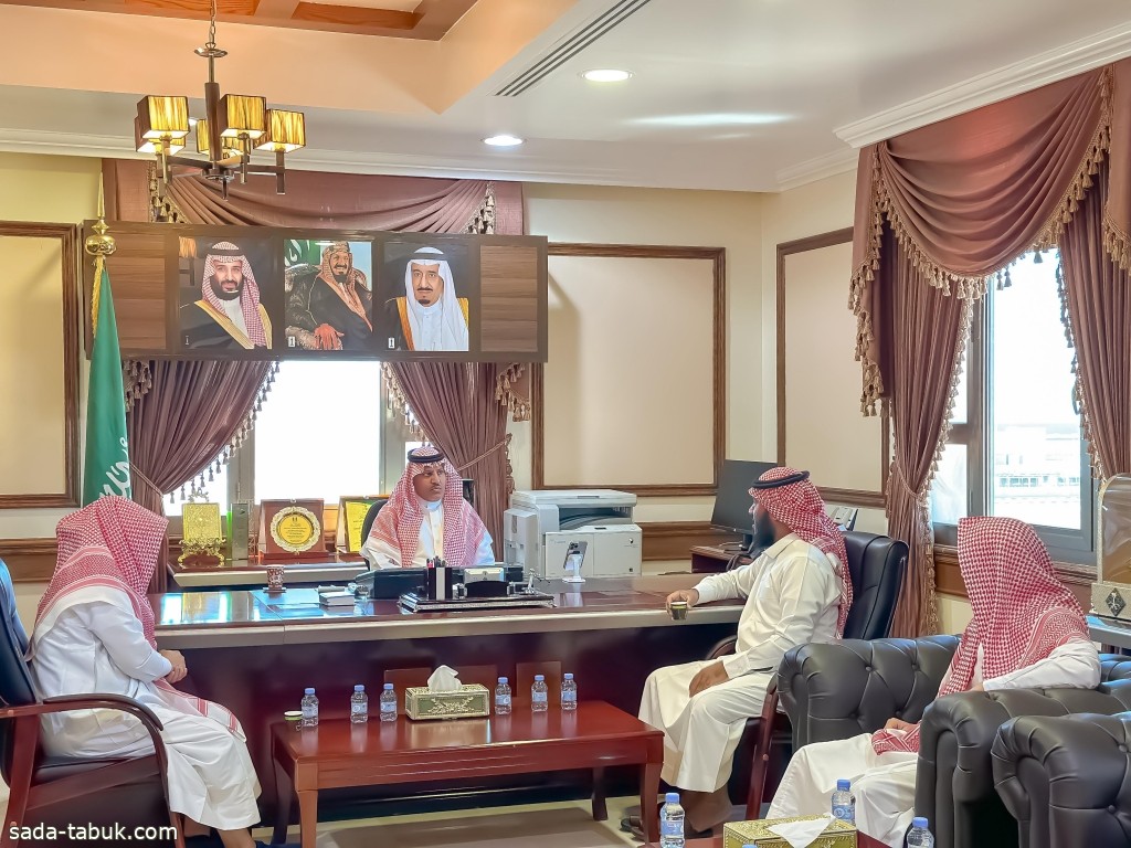 محافظ أملج يستقبل رئيس وأعضاء جمعية عُمّار المساجد في المحافظة