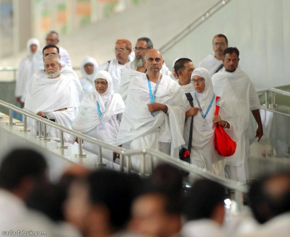 جوازات مطار الملك عبدالعزيز تستقبل أولى رحلات المعتمرين خلال شهر رمضان
