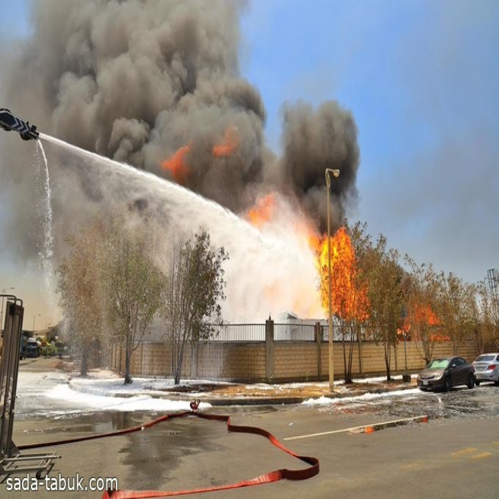 إخماد حريق بمصنع للأحبار في المدينة الصناعية بجدة