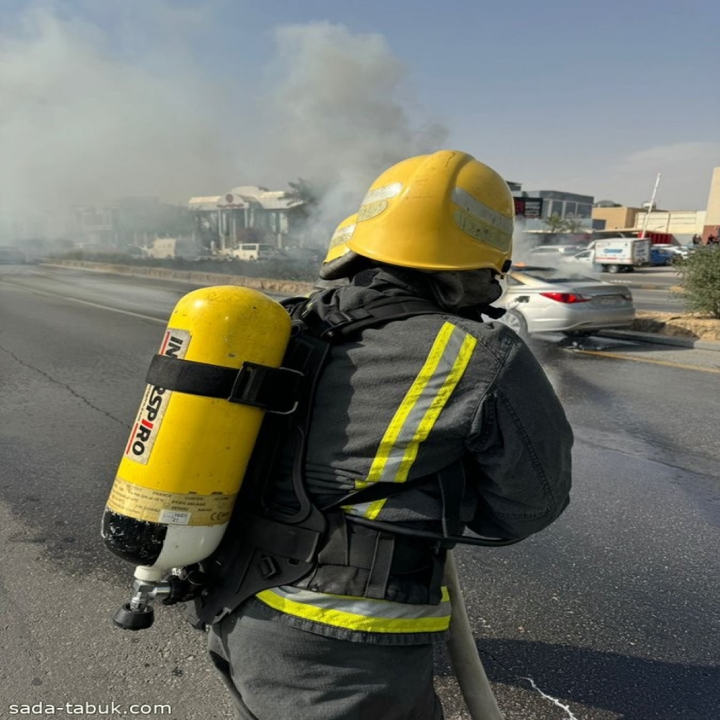مدني الرياض يخمد حريقا في مركبة على طريق الدائري الشرقي