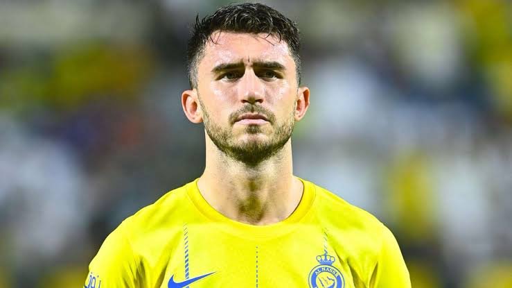 “لابورت” يواصل الغياب عن النصر أمام الأخدود