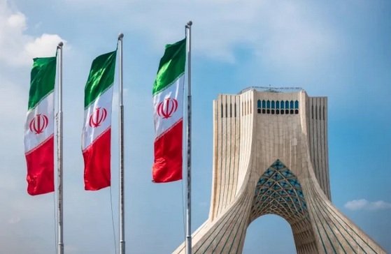مسؤول إيراني لـ”رويترز”: التصعيد العسكري يعطّل المسار الدبلوماسي