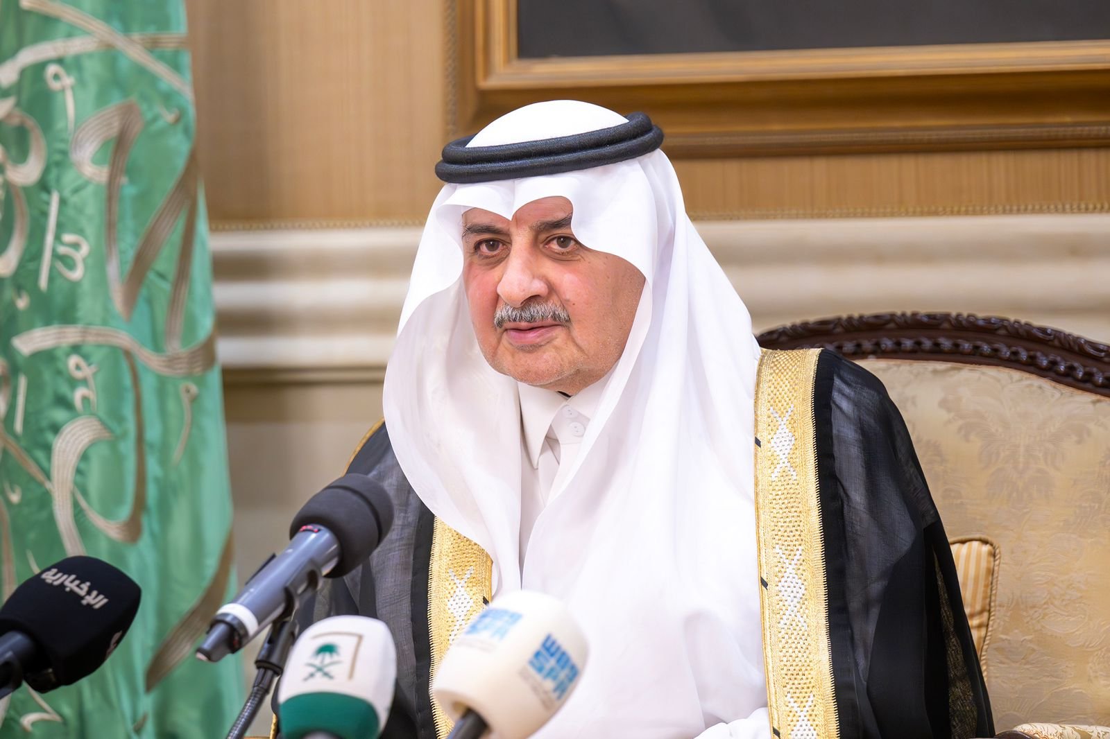 أمير تبوك: فخورون بجهودكم.. وصورة مشرّفة لخدمة الوطن وضيوفه خلال تكريمه المشاركين في أعمال الحج بالمنطقة..