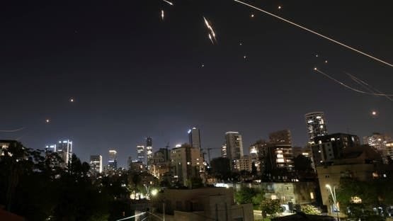إيران تهدد بقصف قواعد غربية إذا تدخلت لمنع هجماتها على “العدو”