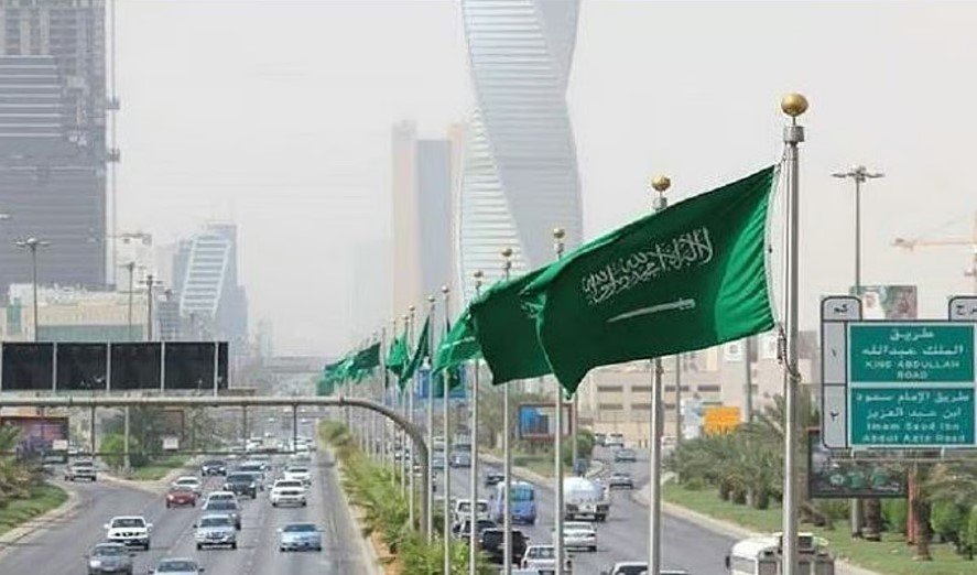 “الأرصاد”: رياح مثيرة للأتربة وانعدام في الرؤية الأفقية على عدة مناطق