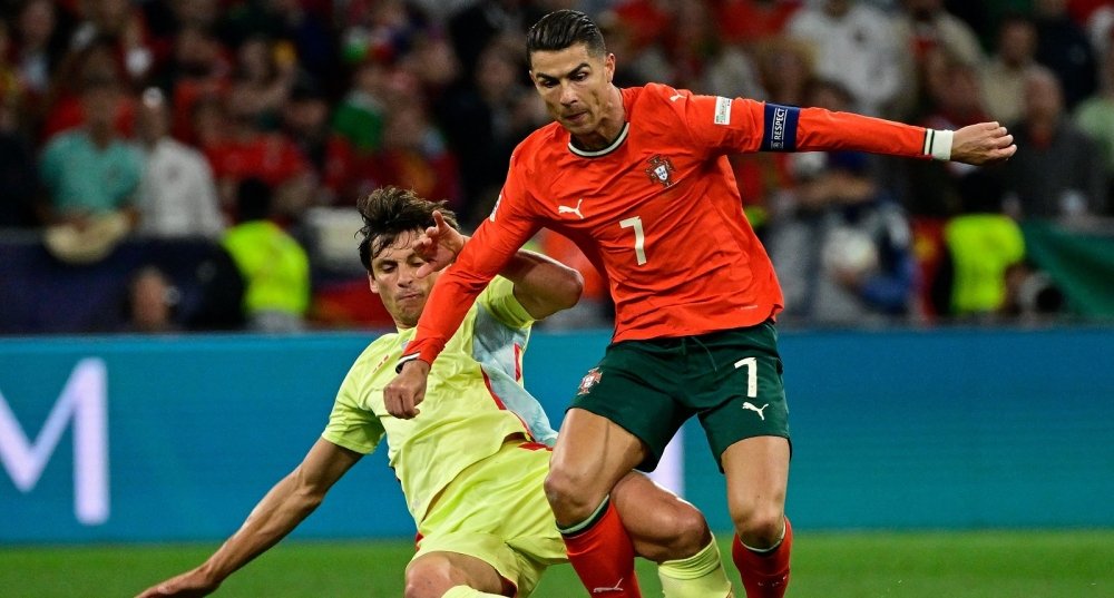 رونالدو يتعرض لإصابة قوية خلال مشاركته مع منتخب بلاده ضد إسبانيا