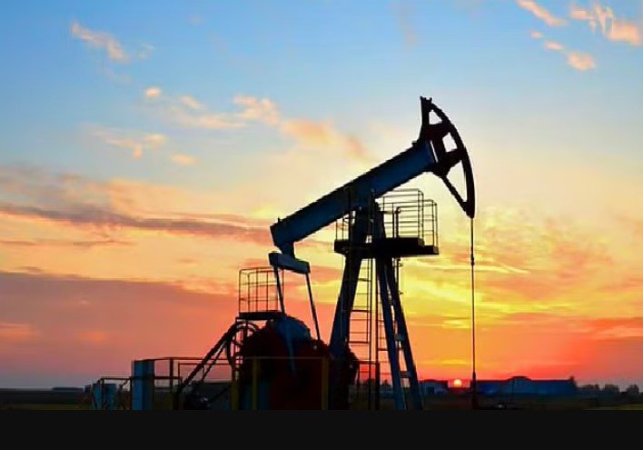 النفط يرتفع في التعاملات الآسيوية المبكرة