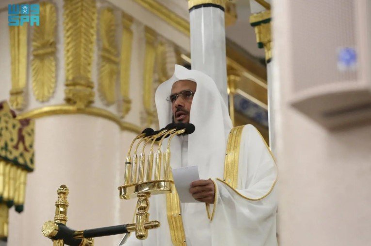 خطيب المسجد النبوي: بركة العمل الصالح لا تقتصر على الآخرة بل تظهر آثارها في الدنيا