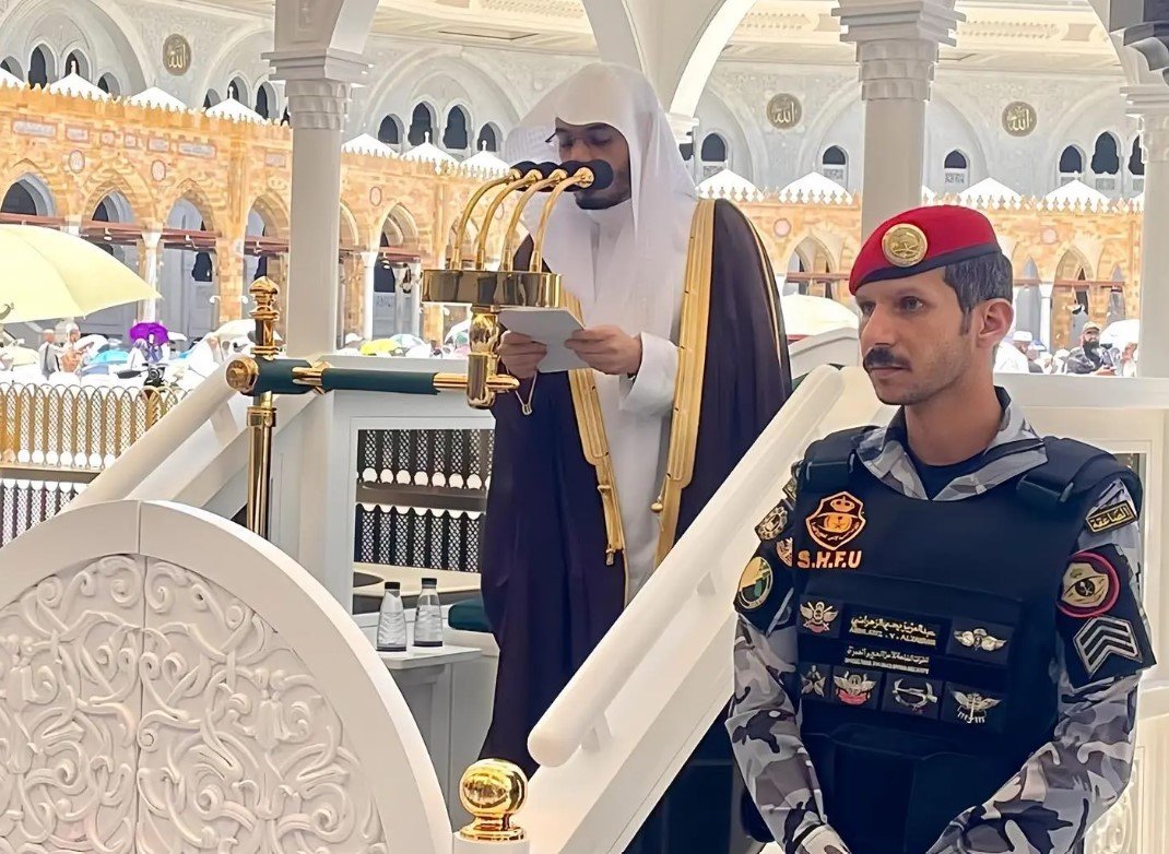إمام المسجد الحرام: احفظ الله يحفظك والثبات على الطاعة من علامات القبول