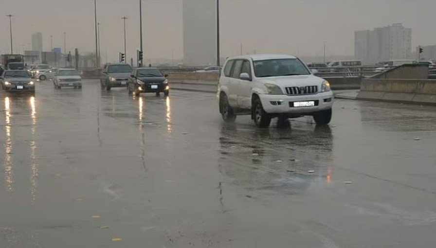 “الأرصاد”: فرصة لهطول أمطار رعدية مصحوبة برياح نشطة على عدة مناطق