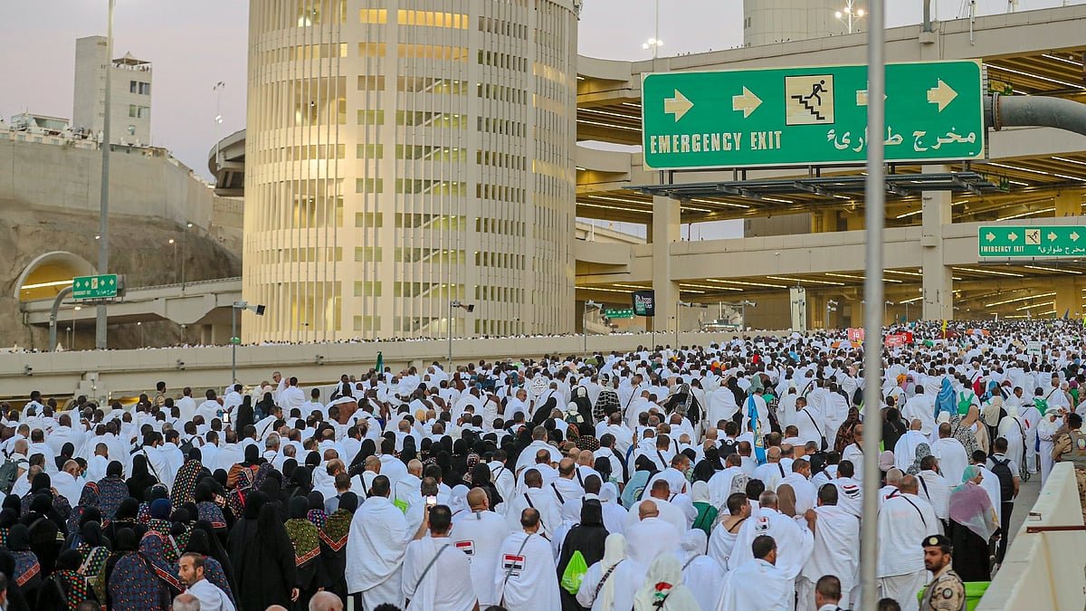 مليون رسالة توعوية بـ9 لغات مختلفة تتناقلها أيدي ضيوف الرحمن